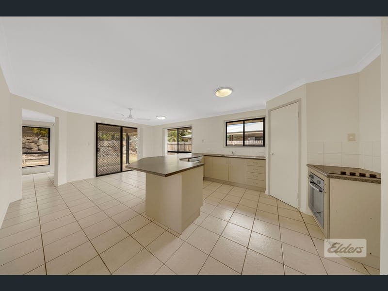 71 Col Brown Avenue, Clinton — photo 1 of 5