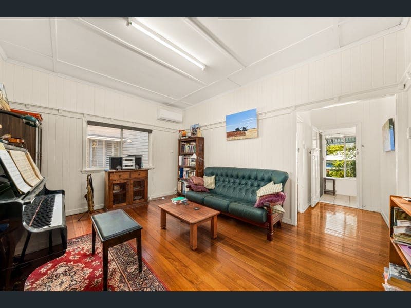 11 Water Street, Red Hill — photo 1 of 5