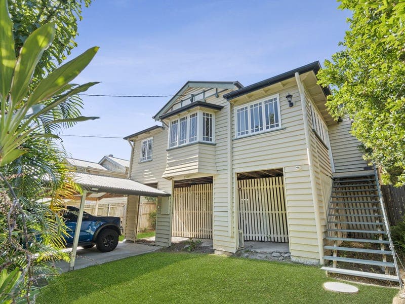 49 Harold Street, Holland Park — photo 1 of 5