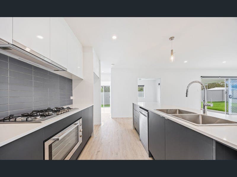 8 Innot Court, Nikenbah — photo 1 of 5