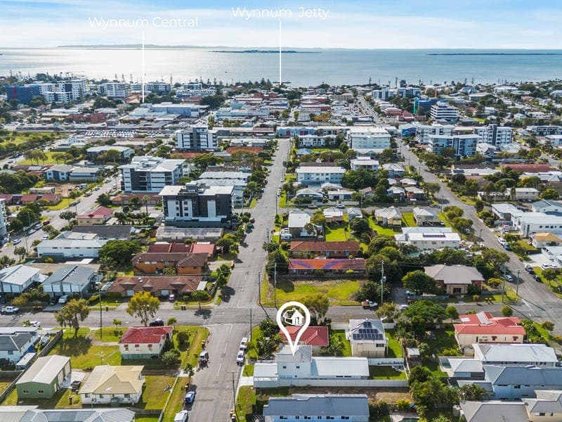 76 Emsworth Street, Wynnum — photo 1 of 5