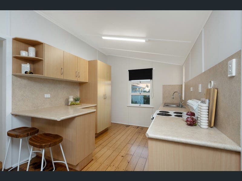6 Hirst Street, Hermit Park — photo 1 of 5