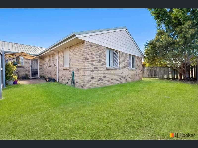 1 & 2/22 Carara Drive, Kawana — photo 1 of 5