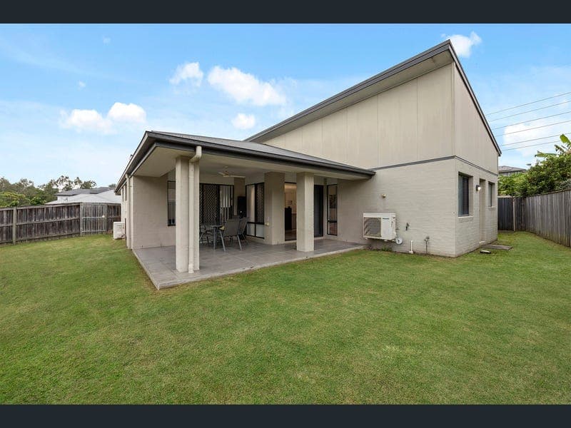 2 Paradise Place, Upper Kedron — photo 1 of 5