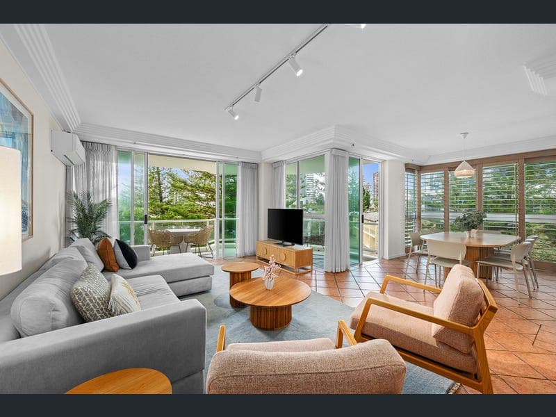 3/177 Old Burleigh Road, Broadbeach — photo 1 of 5