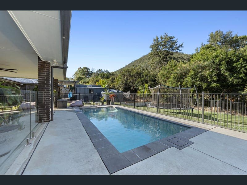 16 Mountain Breeze Place, Beerwah — photo 1 of 5