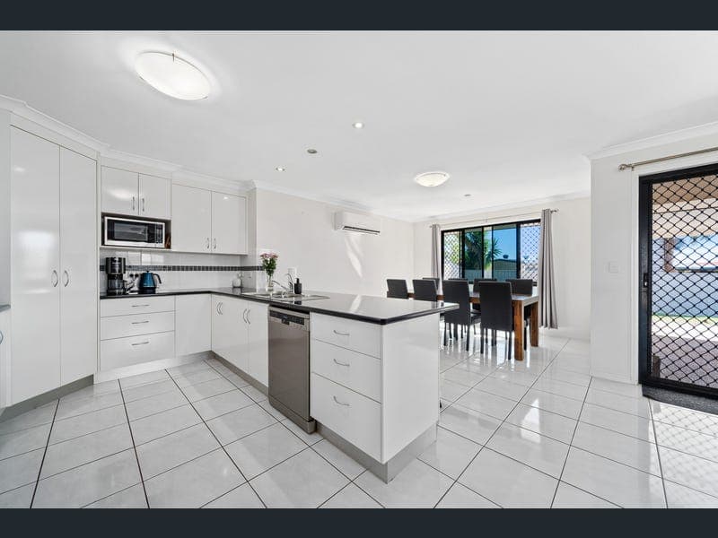 6 Wright Street, Emerald — photo 1 of 5