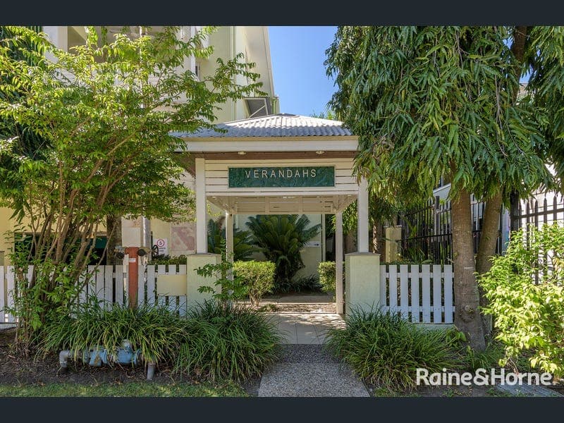 10/7 Davidson Street, Port Douglas — photo 1 of 5