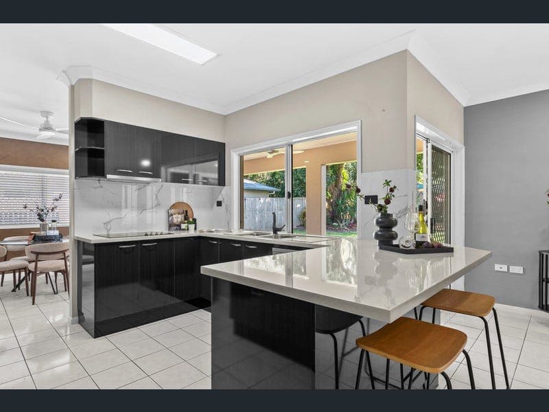 6 Tuffley Close, Kanimbla — photo 1 of 5