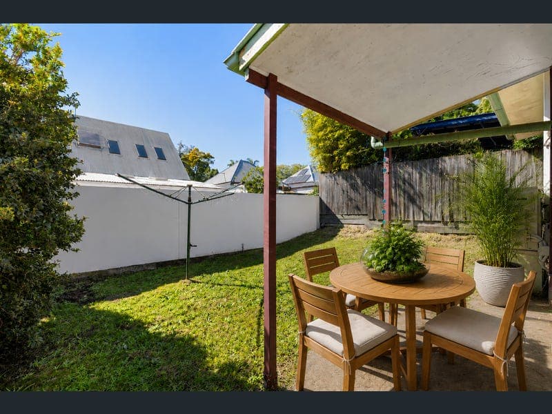 63 Isaac Street, Spring Hill — photo 1 of 5
