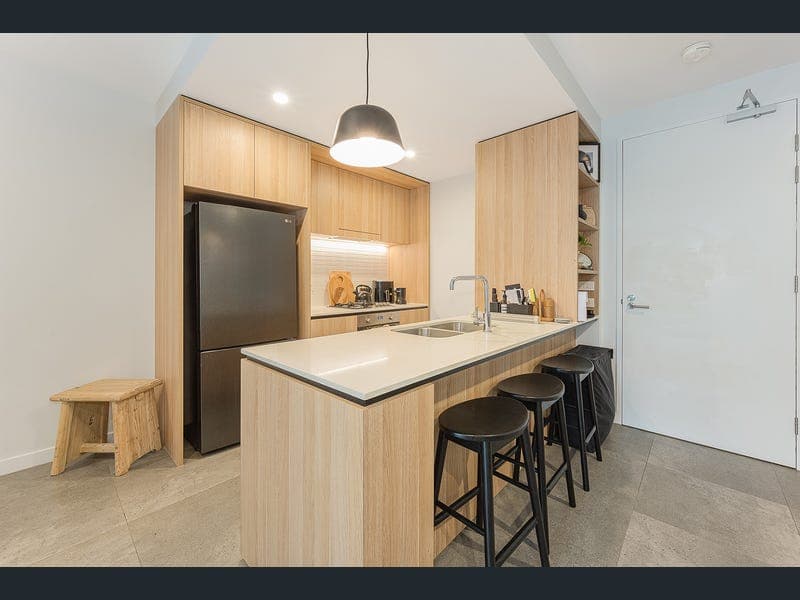 311/186 Clarence Road, Indooroopilly — photo 1 of 5