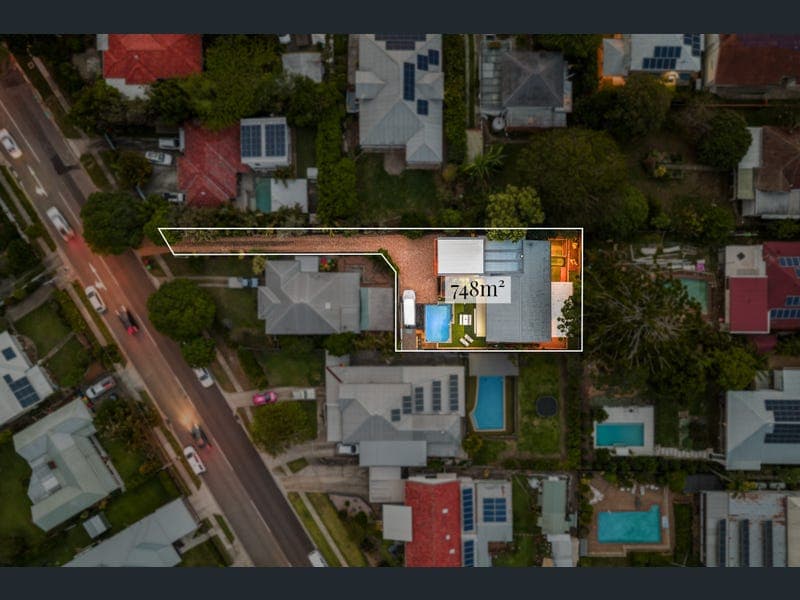 266 Edinburgh Castle Road, Wavell Heights — photo 1 of 3