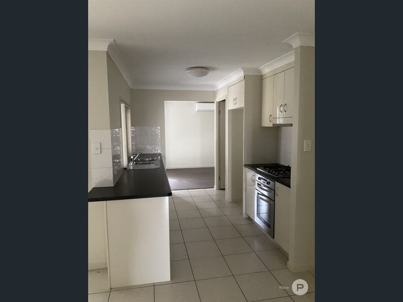32 Arnhem St, Flinders View — photo 1 of 5