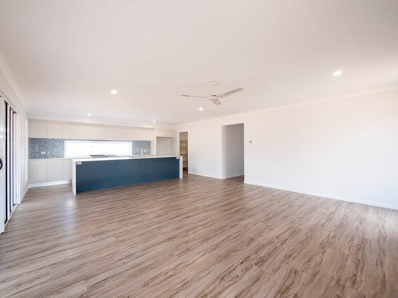 Lot 3 10 Senor Avenue, Urangan — photo 1 of 5