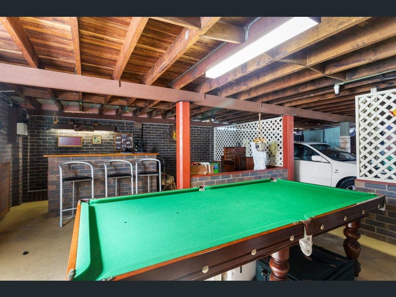 6 Airlie Avenue, Deception Bay — photo 1 of 5