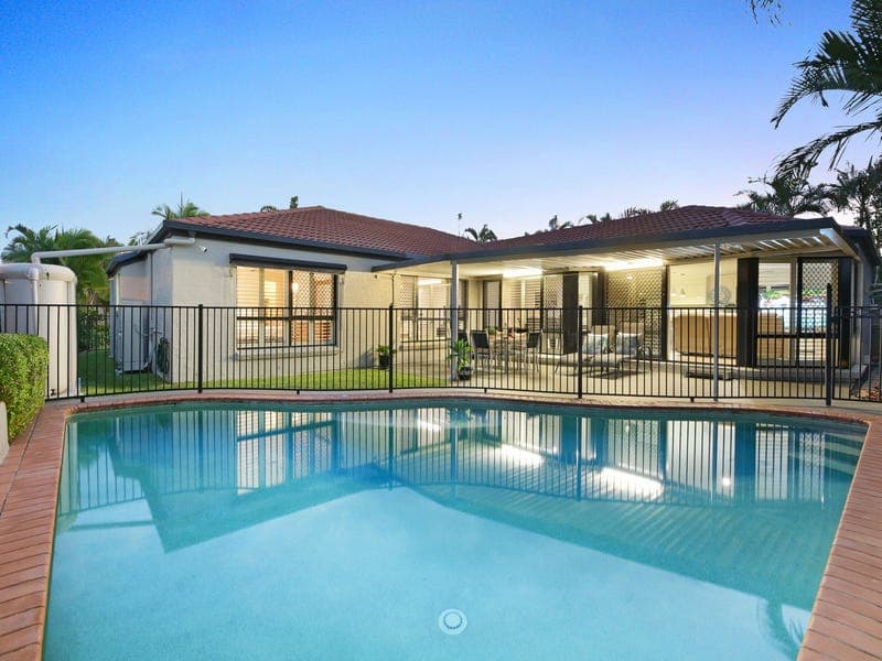5 Fulmar Place, Burleigh Waters — photo 1 of 5