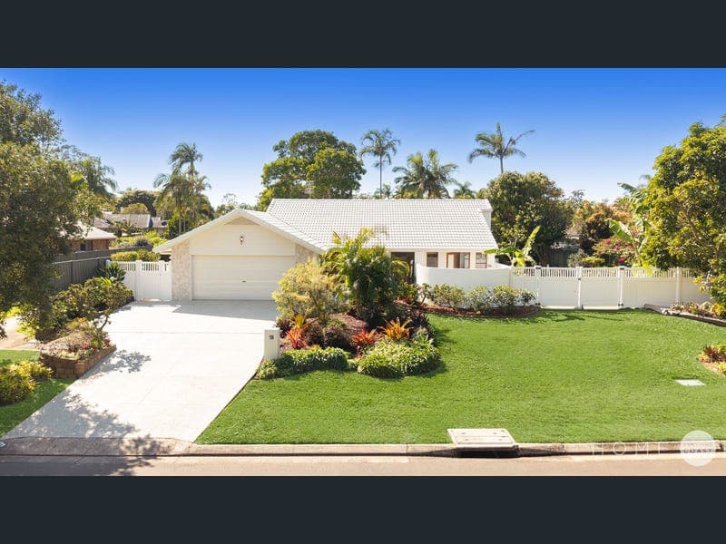 19 Kapilano Crescent, Mountain Creek — photo 1 of 5
