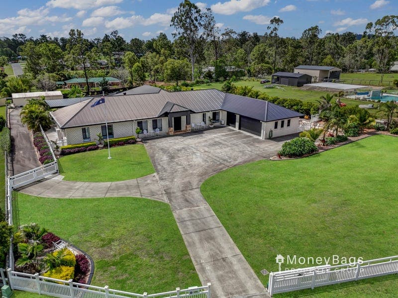 9-13 Early Place, Jimboomba — photo 1 of 5