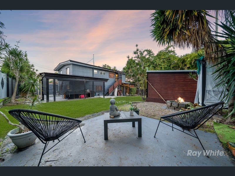 11 Daffodil Street, Logan Central — photo 1 of 5