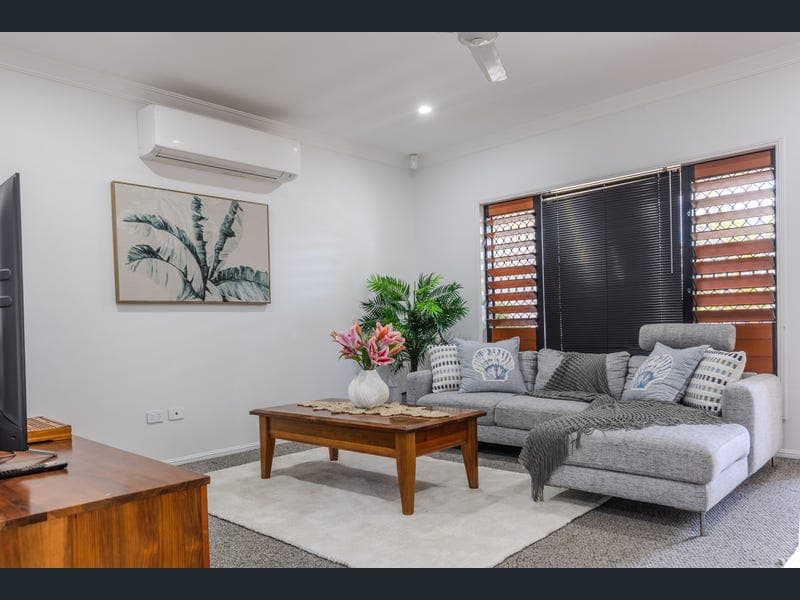 10 Kalynda Parade, Bohle Plains — photo 1 of 5