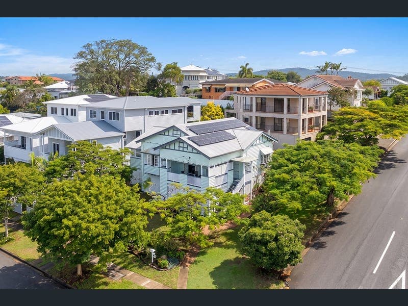 19 Beaconsfield Terrace, Gordon Park — photo 1 of 5