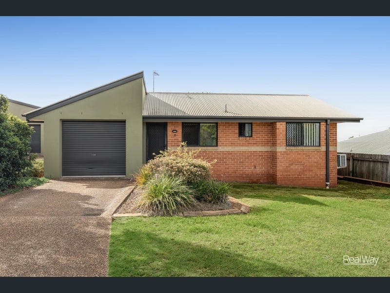 15/15 Donna Court, Kearneys Spring — photo 1 of 5