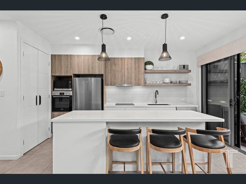 36 Tarana Street, Camp Hill — photo 1 of 5
