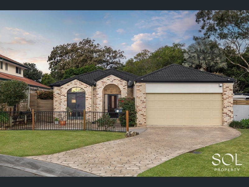 24 Kahli Place, Carseldine — photo 1 of 5