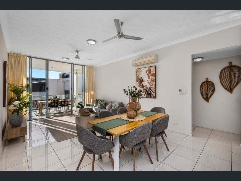 35/28 Landsborough Street, North Ward — photo 1 of 5