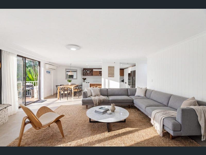 1E/30 Laycock Street, Surfers Paradise — photo 1 of 5