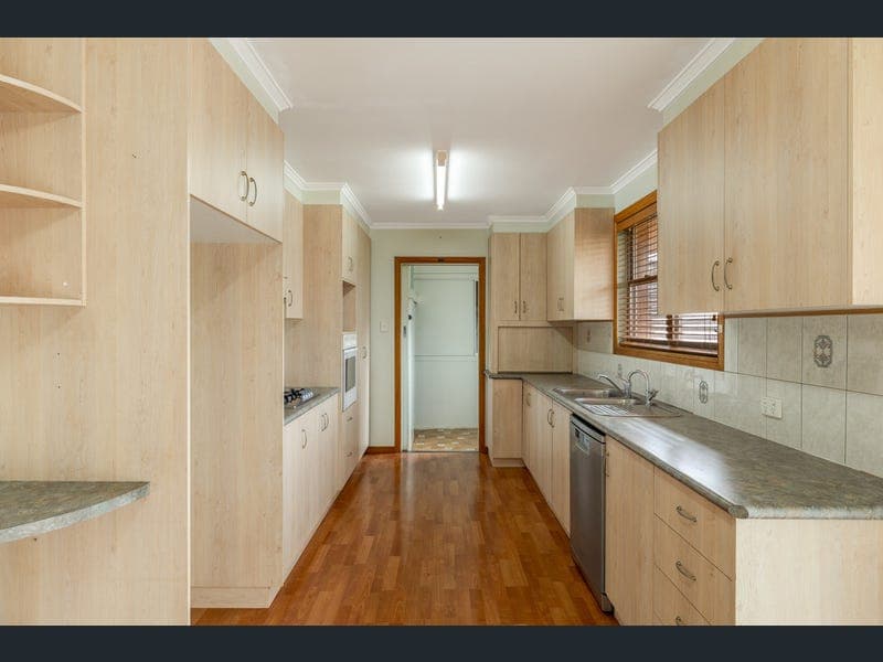 21 McNamara Street, Centenary Heights — photo 1 of 5