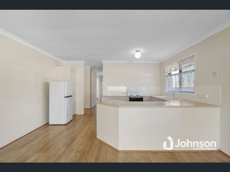 69 Mortlake Crescent, Boronia Heights — photo 1 of 5