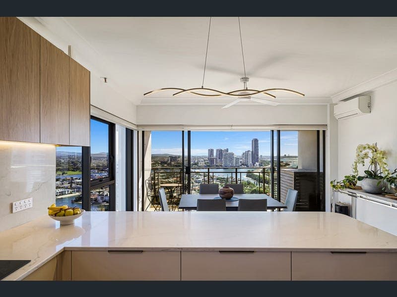 133/8 Admiralty Drive, Paradise Waters — photo 1 of 5