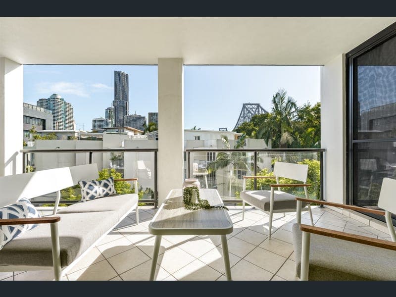 39/161 Main Street, Kangaroo Point — photo 1 of 5