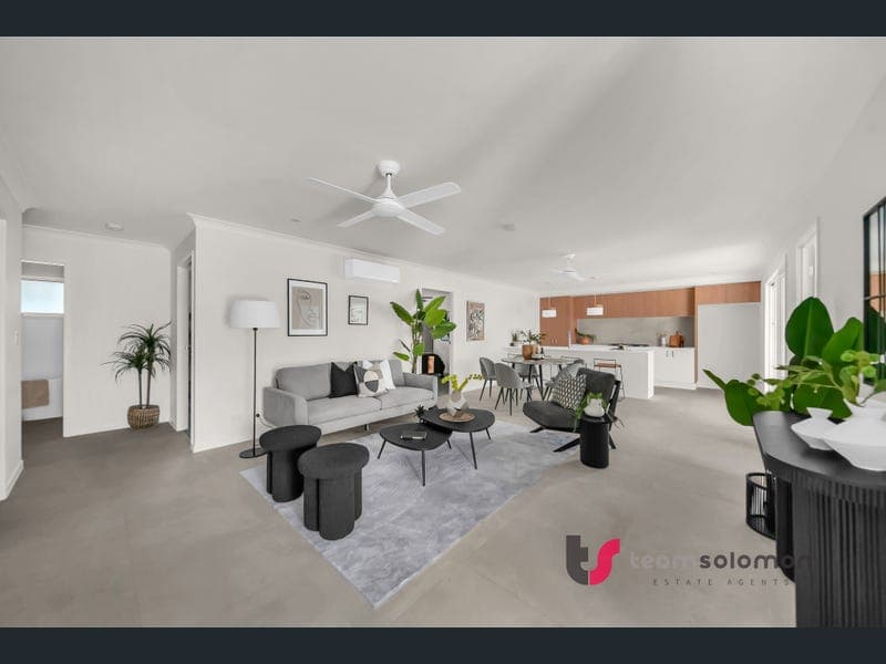 63a Parklands Drive, Boronia Heights — photo 1 of 5
