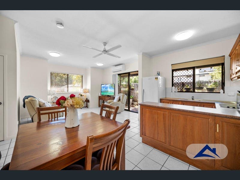 1/5-7 Le Grande Street, Freshwater — photo 1 of 5