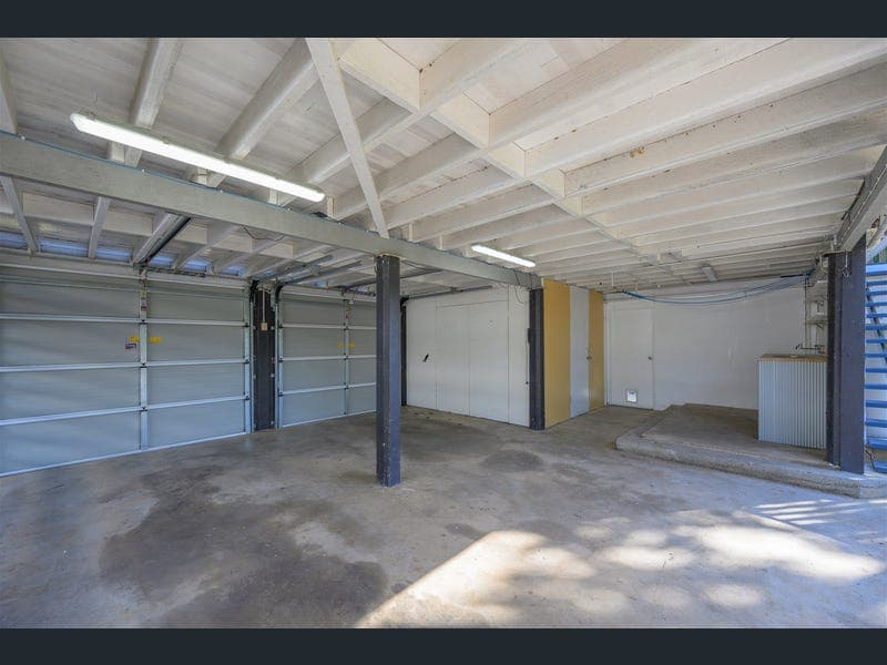 17 Marshall Avenue, Sun Valley — photo 1 of 5