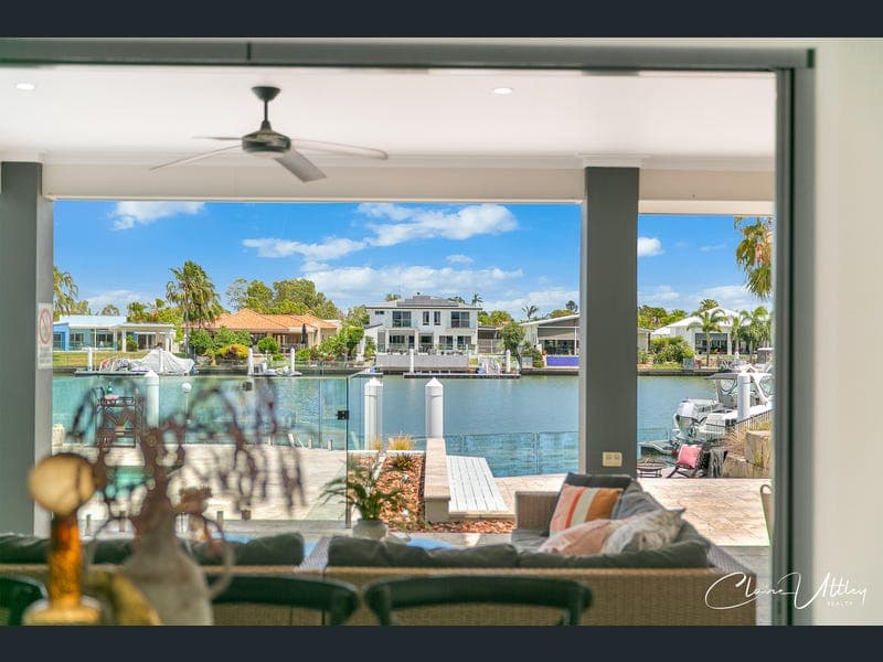 13-15 The Peninsula, Banksia Beach — photo 1 of 5