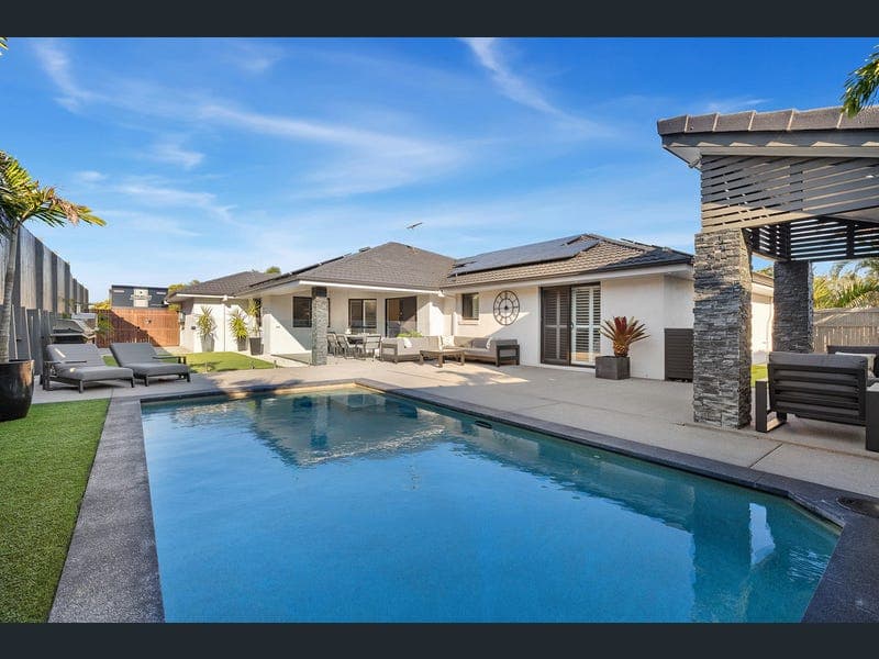 55 Aquila Street, Redland Bay — photo 1 of 5