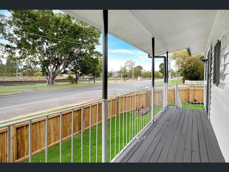 37 Dixon Street, Wulkuraka — photo 1 of 5