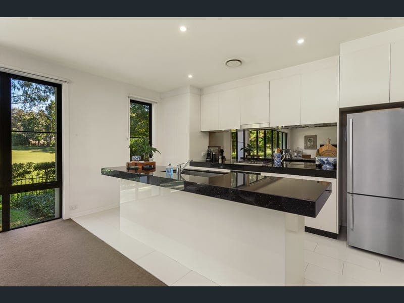 890 Medinah Avenue, Robina — photo 1 of 5