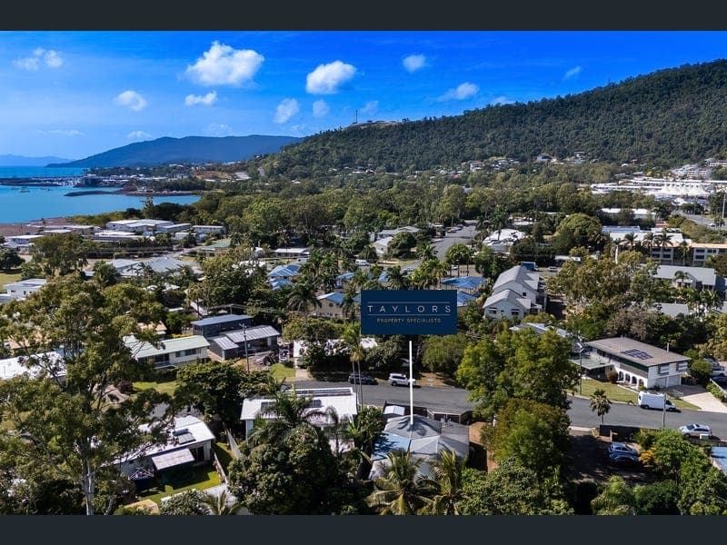 36 Stewart Drive, Cannonvale — photo 1 of 5