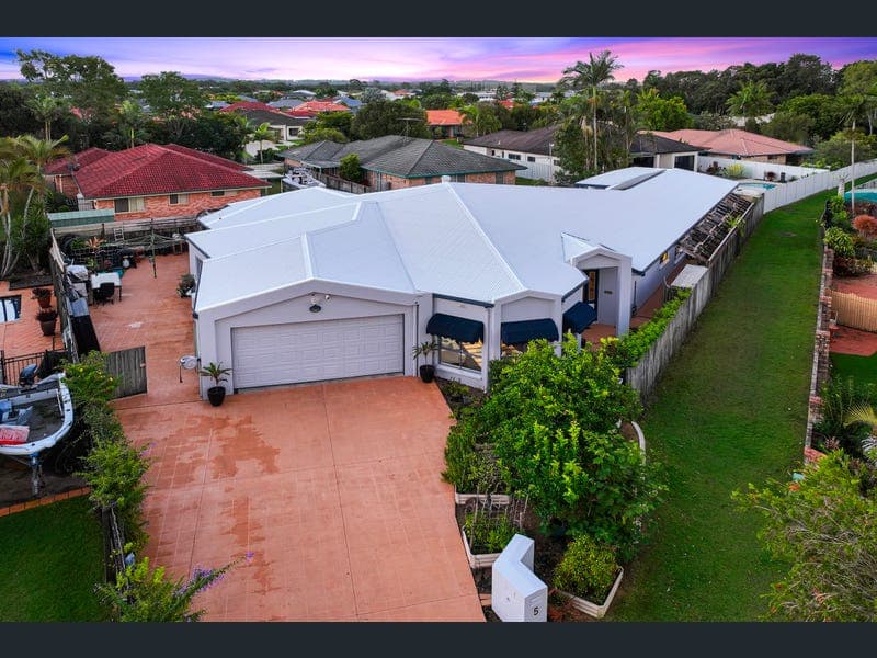 5 Amity Court, Pelican Waters — photo 1 of 5