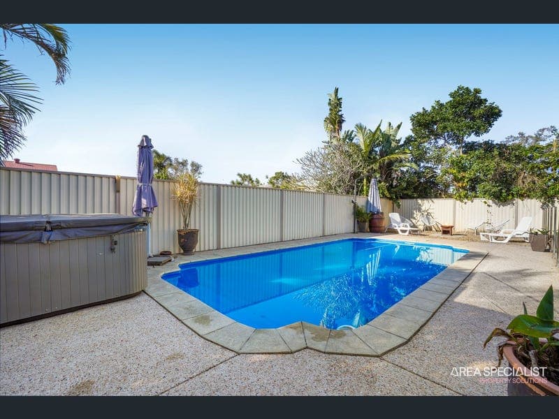5 Osprey Drive, Jacobs Well — photo 1 of 5