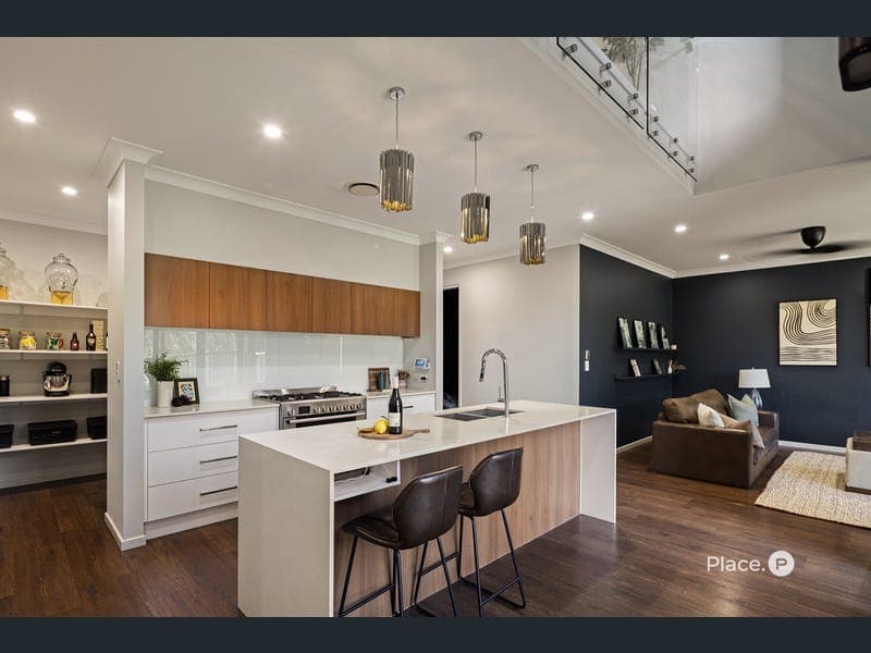 59 Linacre Crescent, Carindale — photo 1 of 5