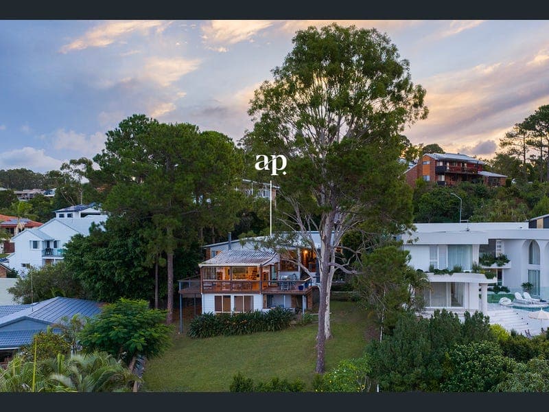 4 Bicton Court, Elanora — photo 1 of 5
