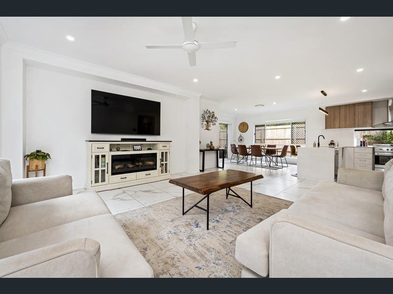 5 Walters Crescent, Mango Hill — photo 1 of 5