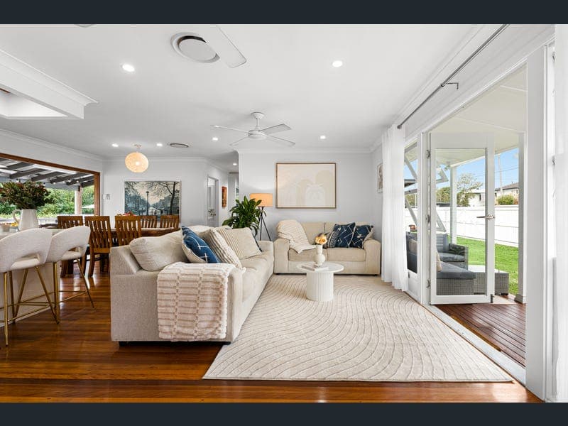 14 Hinckley Street, Manly West — photo 1 of 5