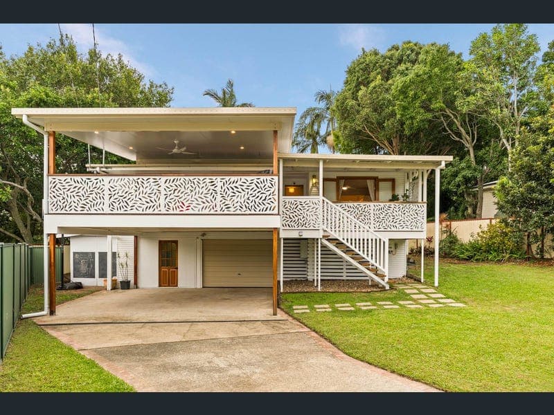 63 Banoon Drive, Wynnum — photo 1 of 5