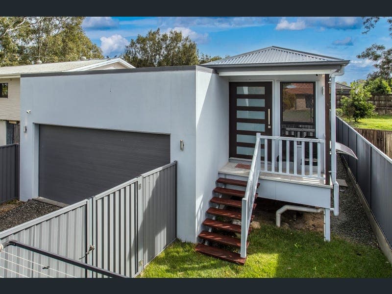 5 Coman Street South, Rothwell — photo 1 of 5